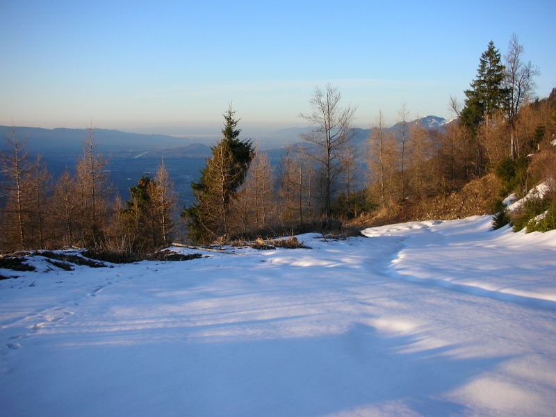 Schneefleck vor Gafadura links Weg 06_04_2010 (98).JPG